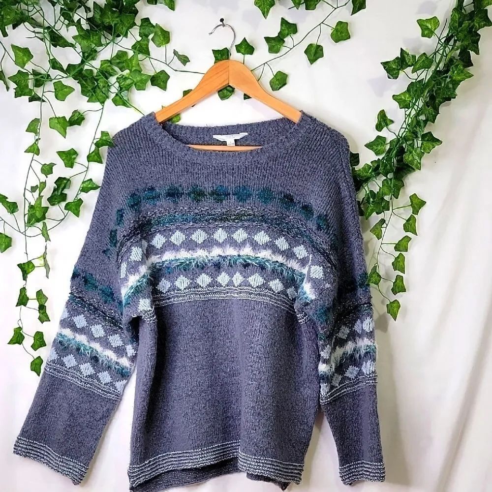 Time and Tru. Cozy Gray Patterned Sweater. Size Large. EUC